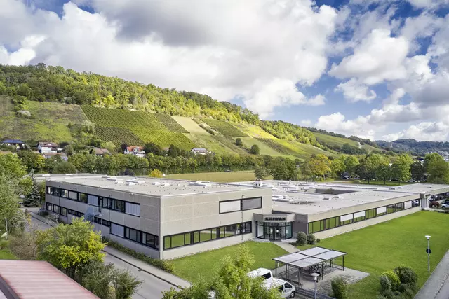Firmensitz in Forchtenberg eingebettet im Grünen
